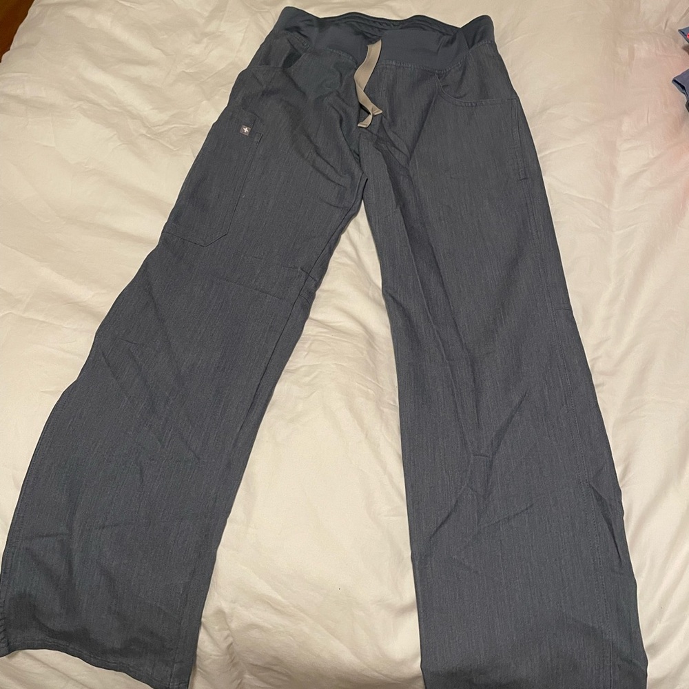 Figs Women's Scrub Pants in Charcoal Gray